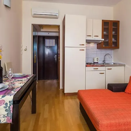Nina Apartment *