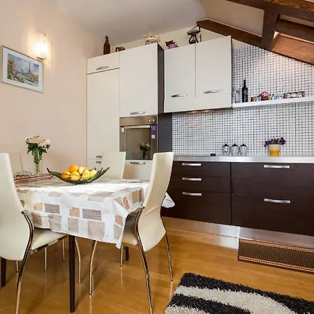 Nina Apartment *